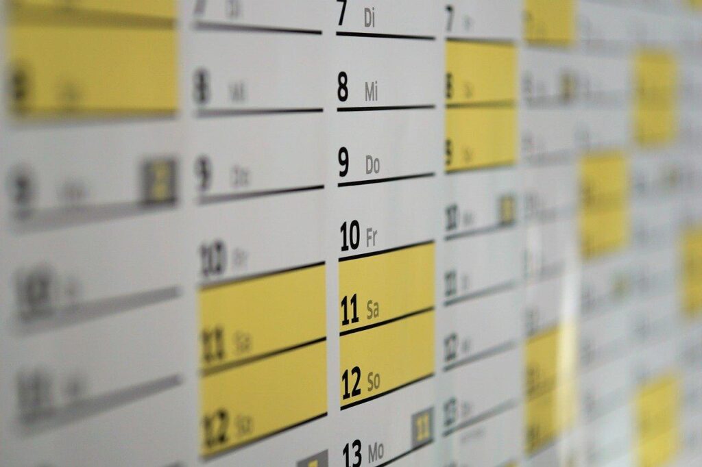 A calendar with highlighted days and unhighlighted days.